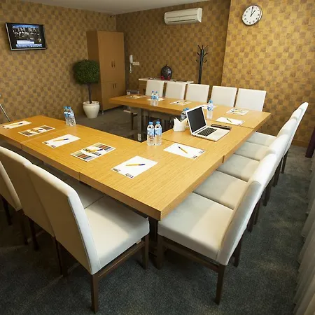 Hotel Helikon Business 3*