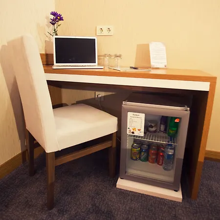 酒店 Helikon Business