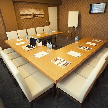 酒店 Helikon Business