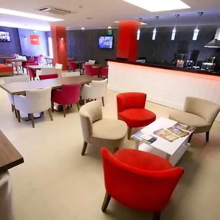 酒店 Helikon Business 3*