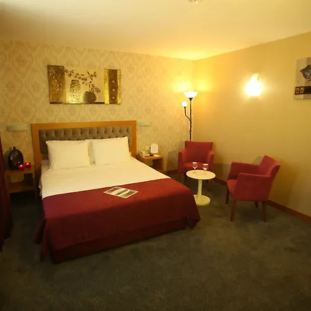 Отель Helikon Business