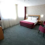 Helikon Business Hotel 3*